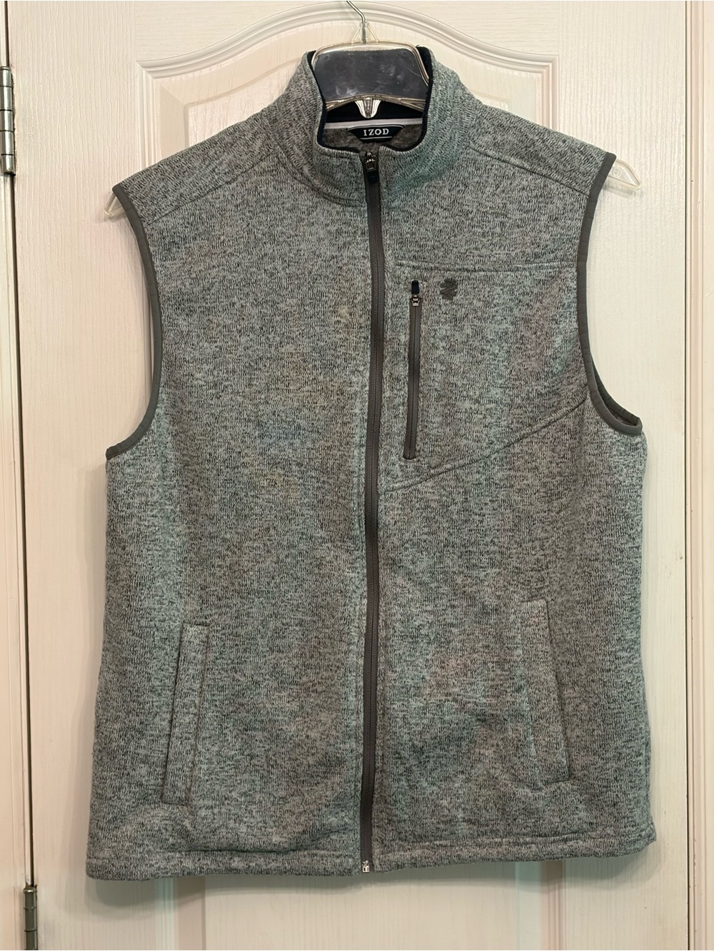 Izod Men's Gray Heather Full-Zip Fleece Vest